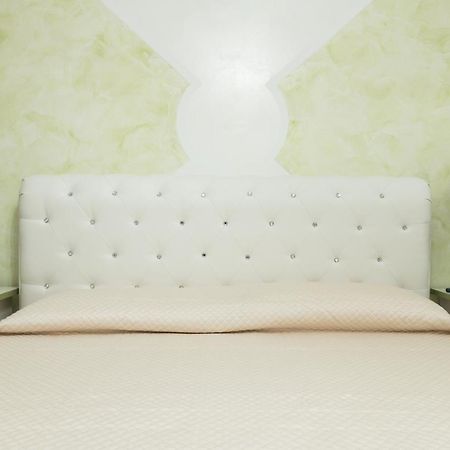 Appartamento Gardenia In Villa Mariella 오스투니 외부 사진