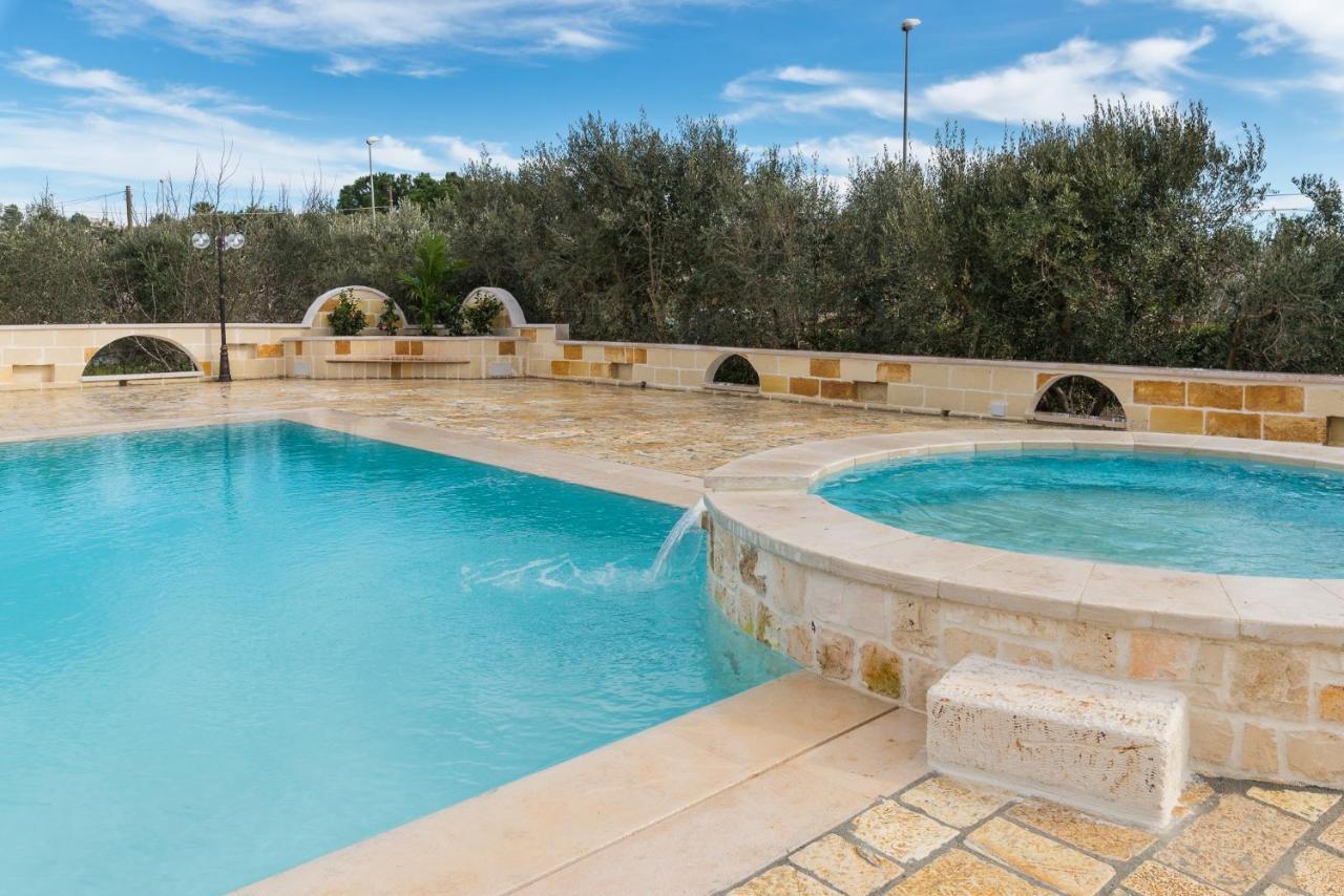 Appartamento Gardenia In Villa Mariella 오스투니 외부 사진