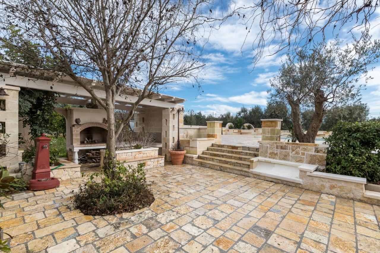 Appartamento Gardenia In Villa Mariella 오스투니 외부 사진