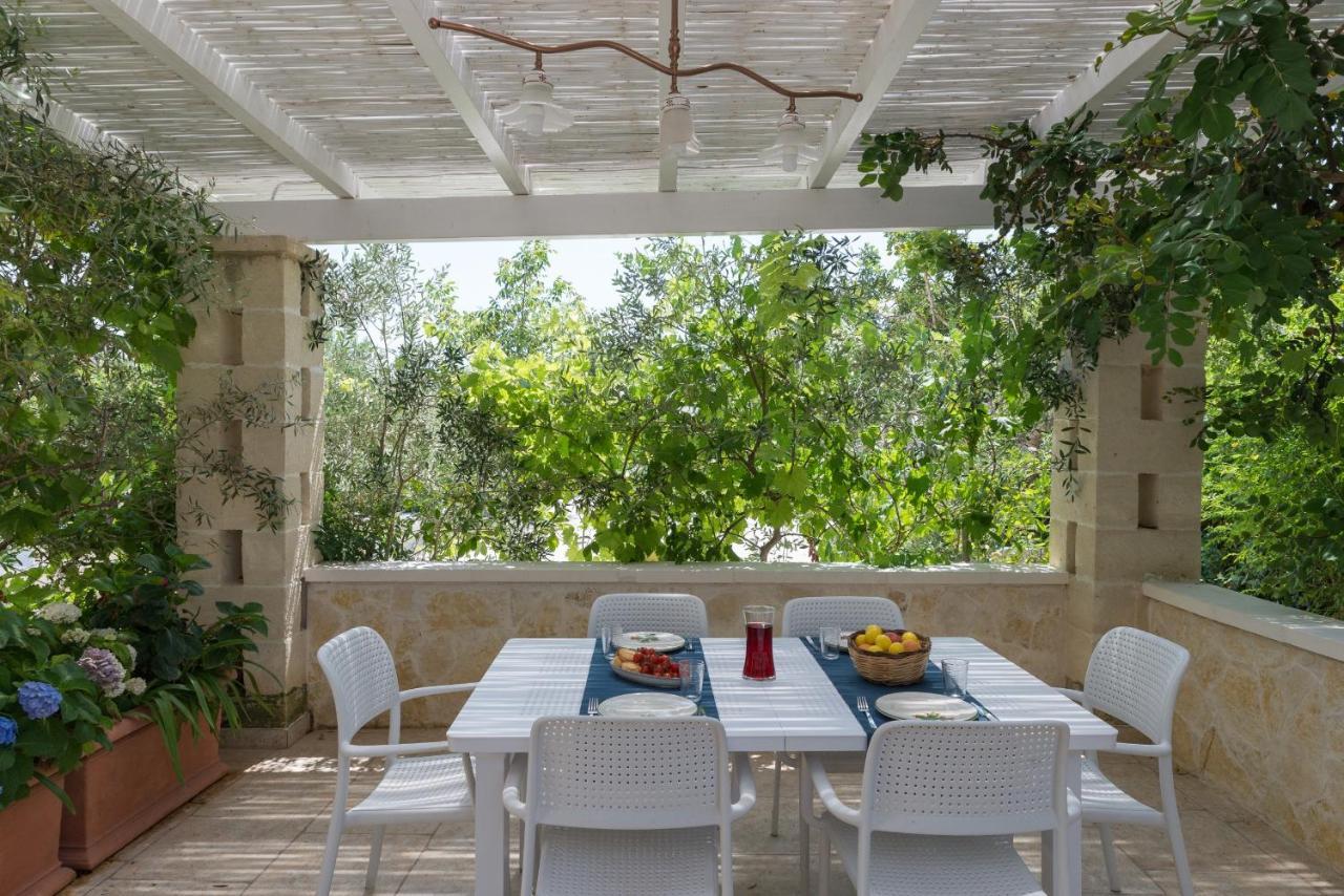 Appartamento Gardenia In Villa Mariella 오스투니 외부 사진