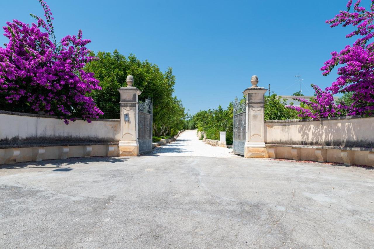 Appartamento Gardenia In Villa Mariella 오스투니 외부 사진