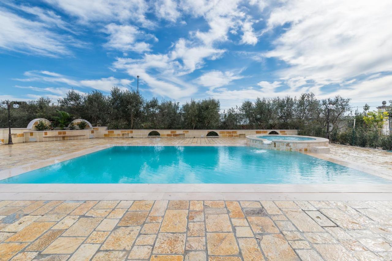 Appartamento Gardenia In Villa Mariella 오스투니 외부 사진