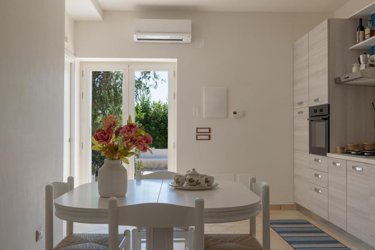 Appartamento Gardenia In Villa Mariella 오스투니 외부 사진