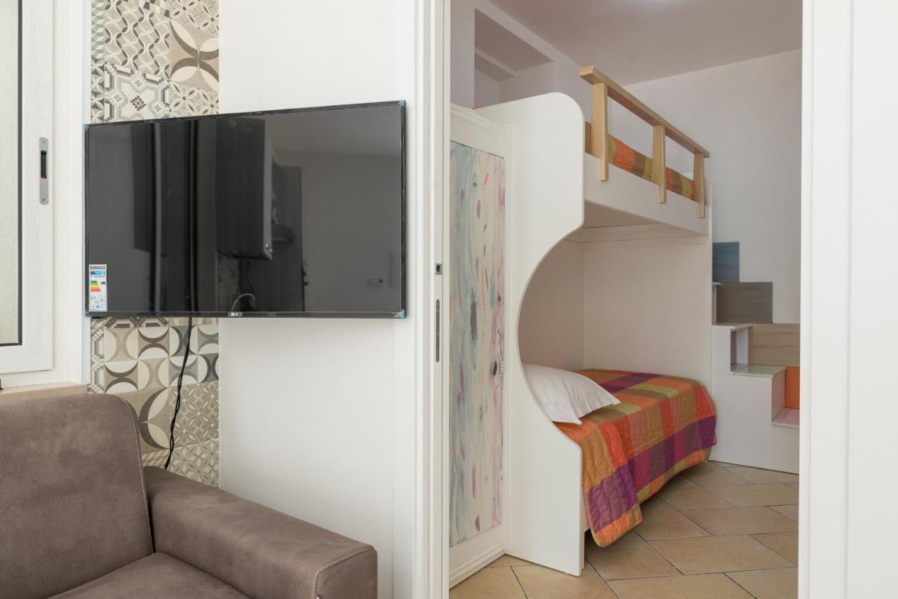Appartamento Gardenia In Villa Mariella 오스투니 외부 사진