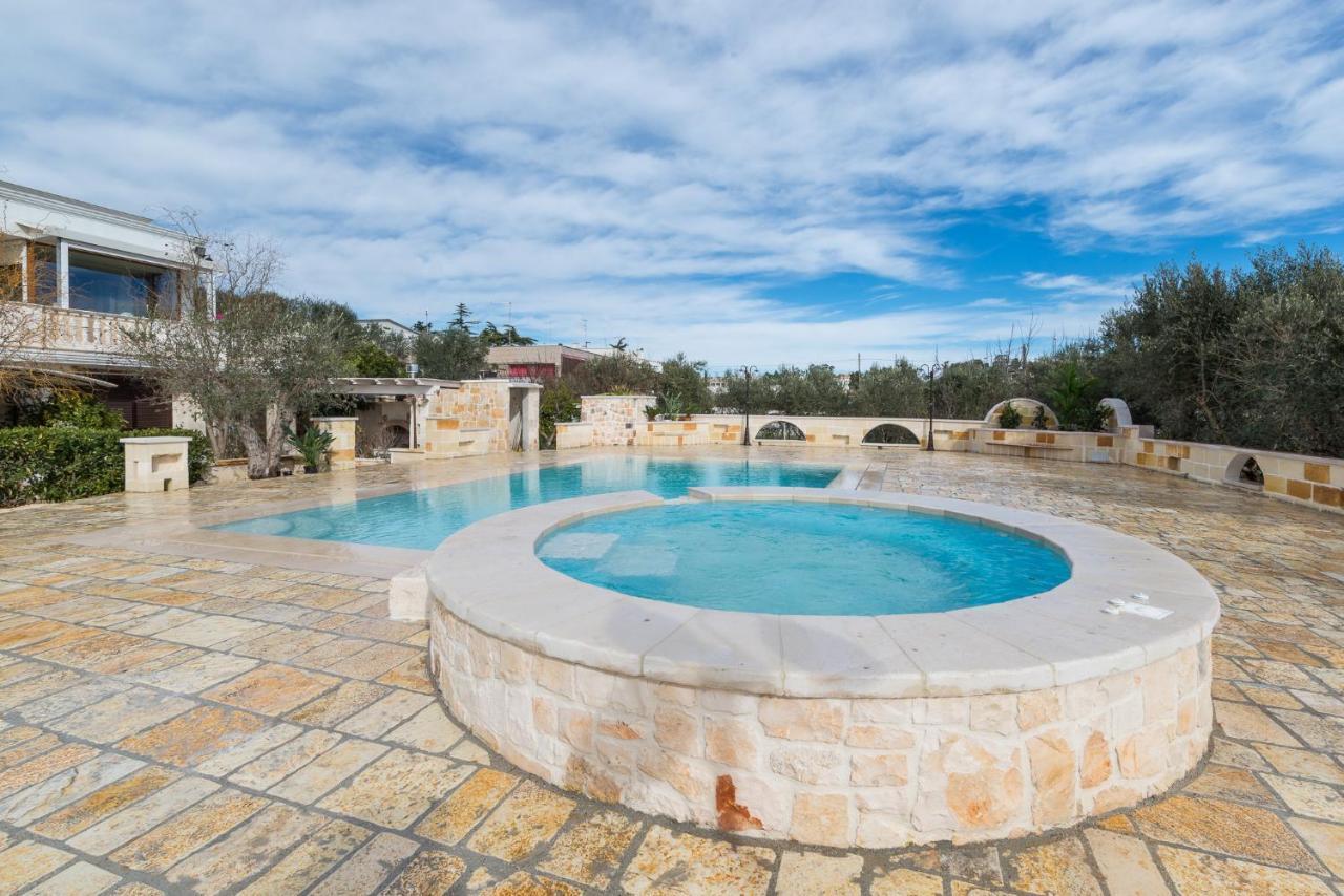 Appartamento Gardenia In Villa Mariella 오스투니 외부 사진