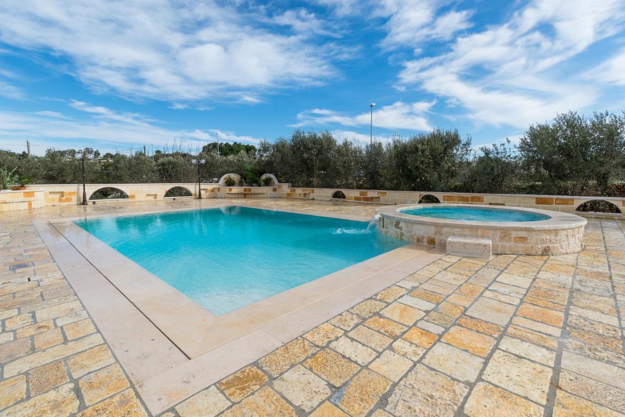 Appartamento Gardenia In Villa Mariella 오스투니 외부 사진