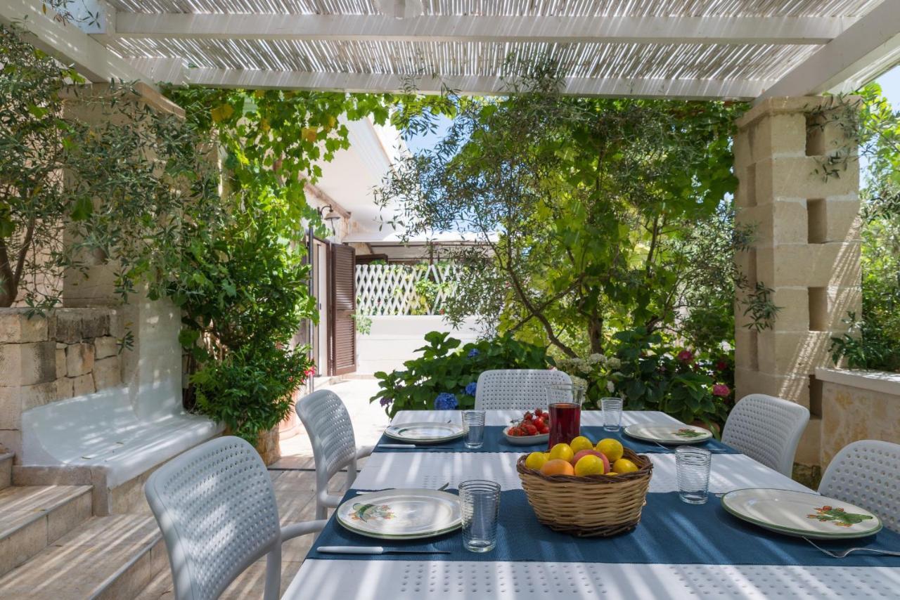 Appartamento Gardenia In Villa Mariella 오스투니 외부 사진
