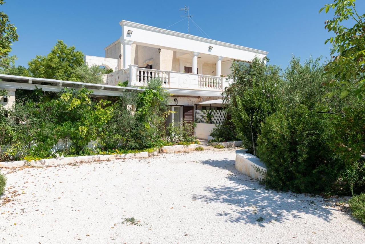 Appartamento Gardenia In Villa Mariella 오스투니 외부 사진