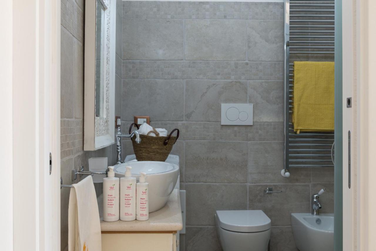 Appartamento Gardenia In Villa Mariella 오스투니 외부 사진