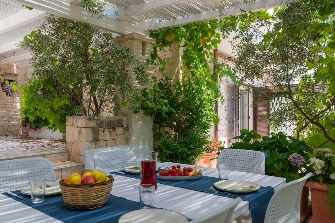 Appartamento Gardenia In Villa Mariella 오스투니 외부 사진