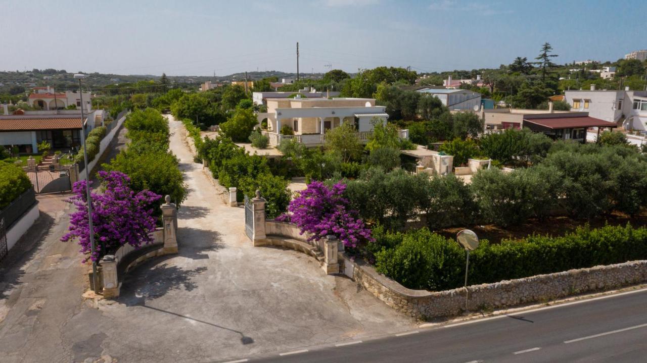 Appartamento Gardenia In Villa Mariella 오스투니 외부 사진