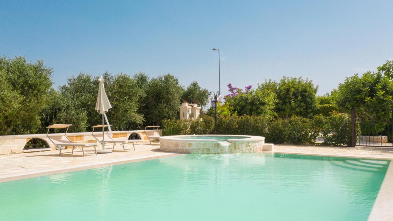 Appartamento Gardenia In Villa Mariella 오스투니 외부 사진
