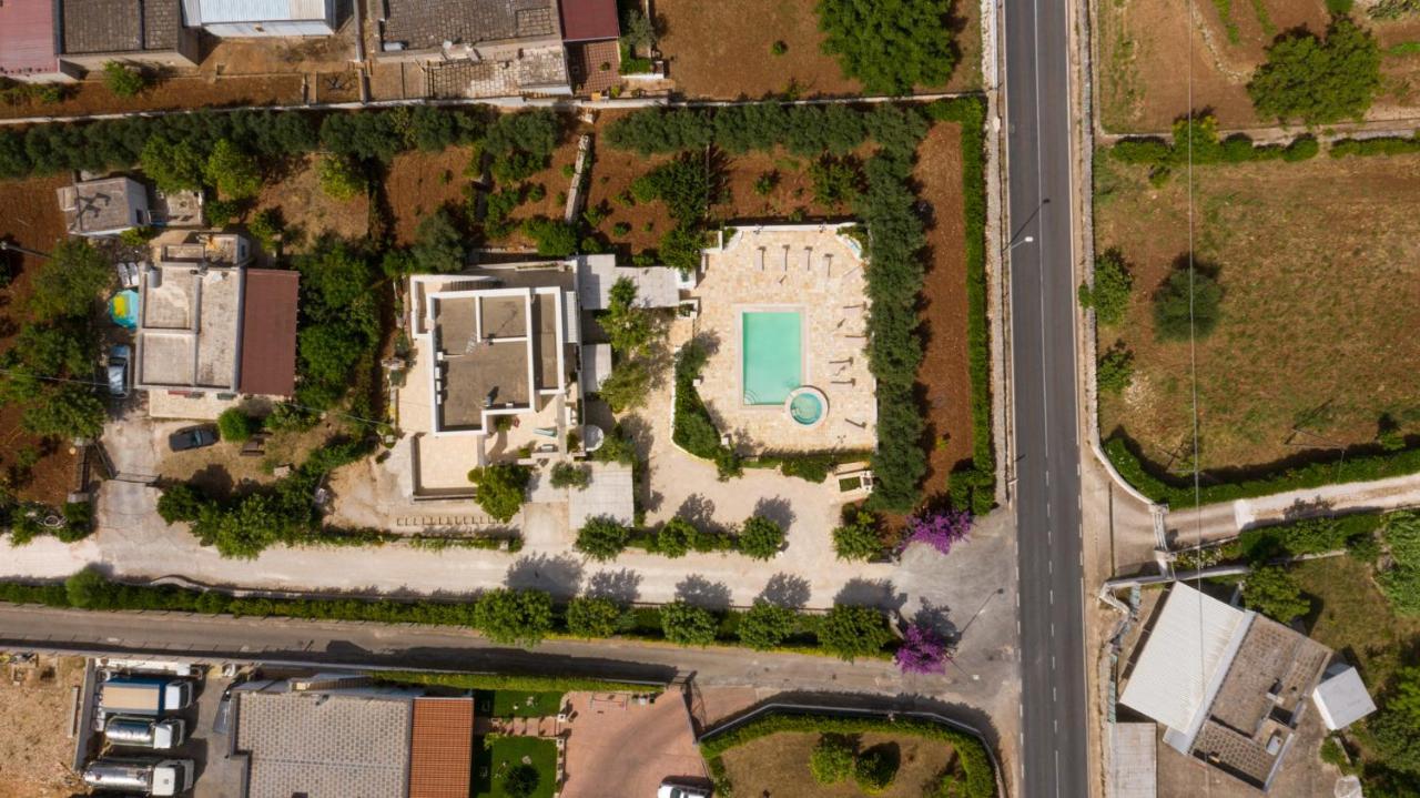 Appartamento Gardenia In Villa Mariella 오스투니 외부 사진