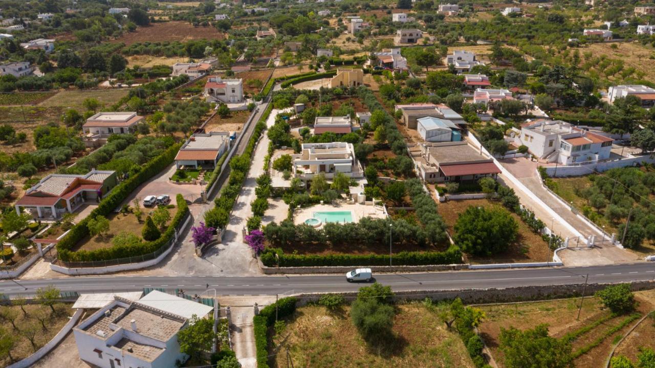 Appartamento Gardenia In Villa Mariella 오스투니 외부 사진