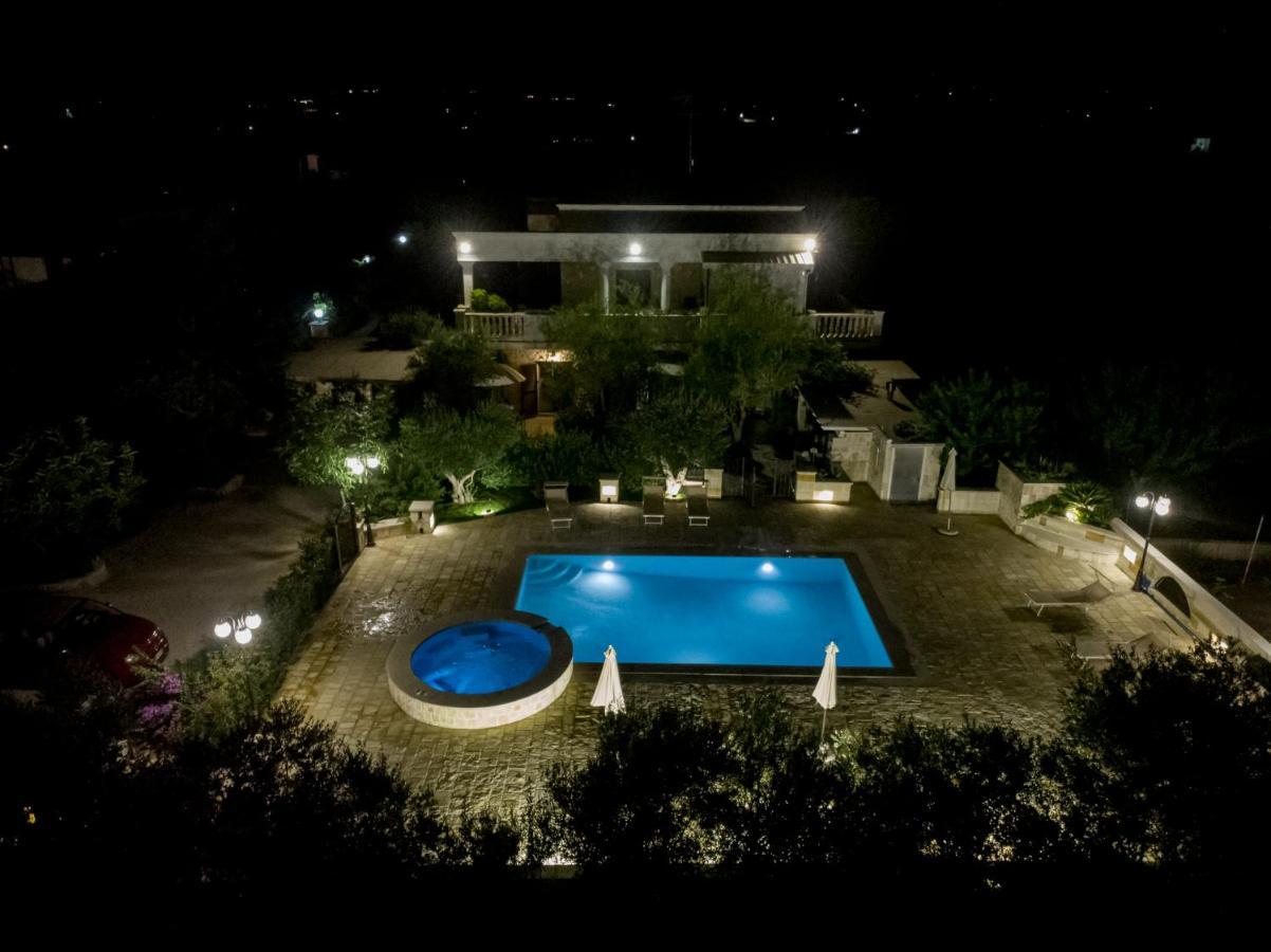 Appartamento Gardenia In Villa Mariella 오스투니 외부 사진