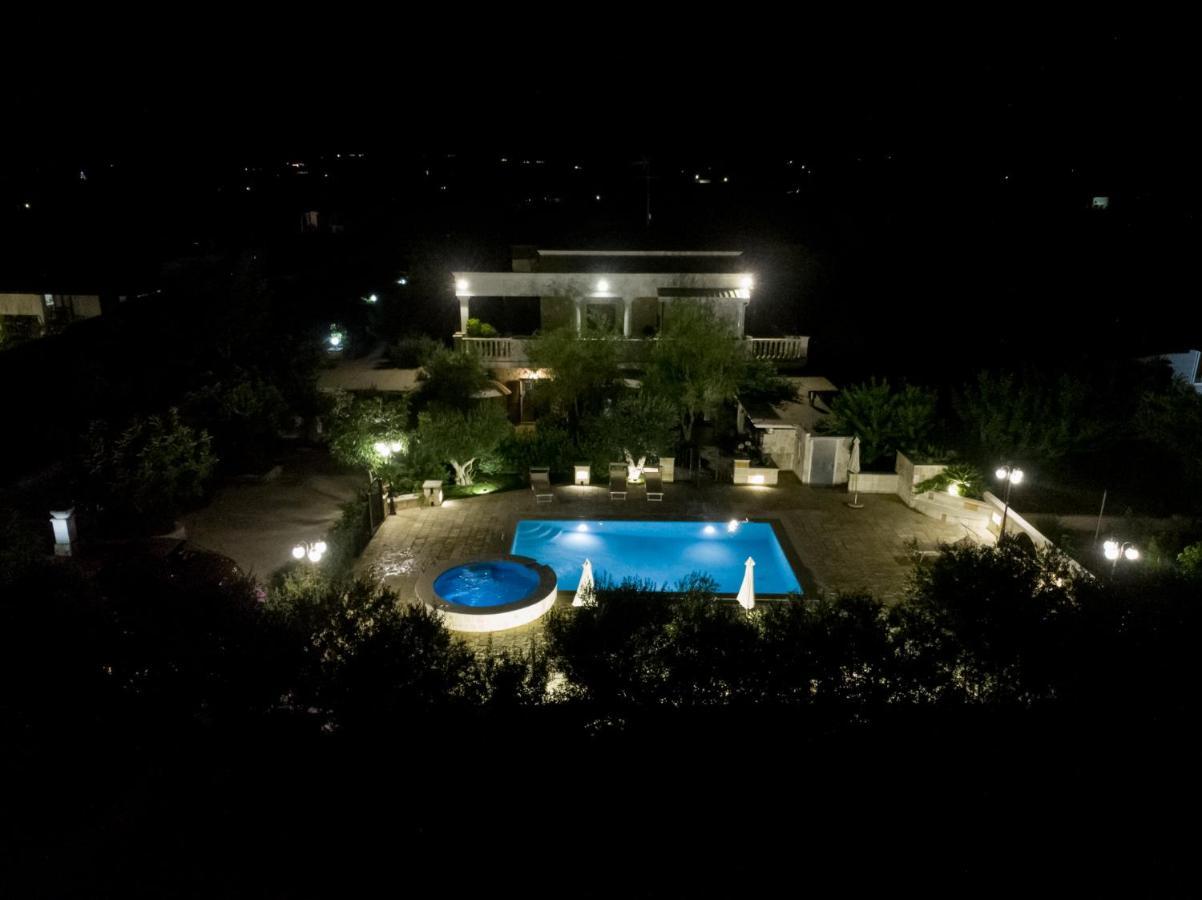 Appartamento Gardenia In Villa Mariella 오스투니 외부 사진