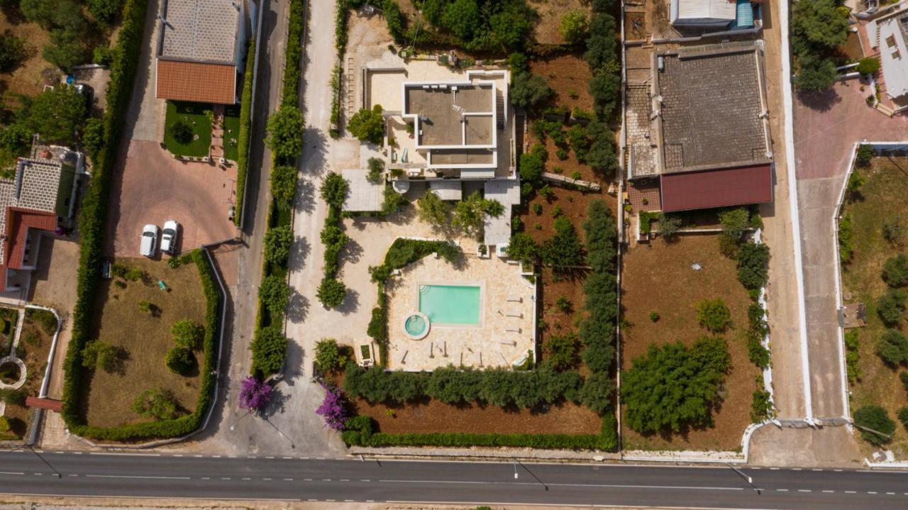 Appartamento Gardenia In Villa Mariella 오스투니 외부 사진