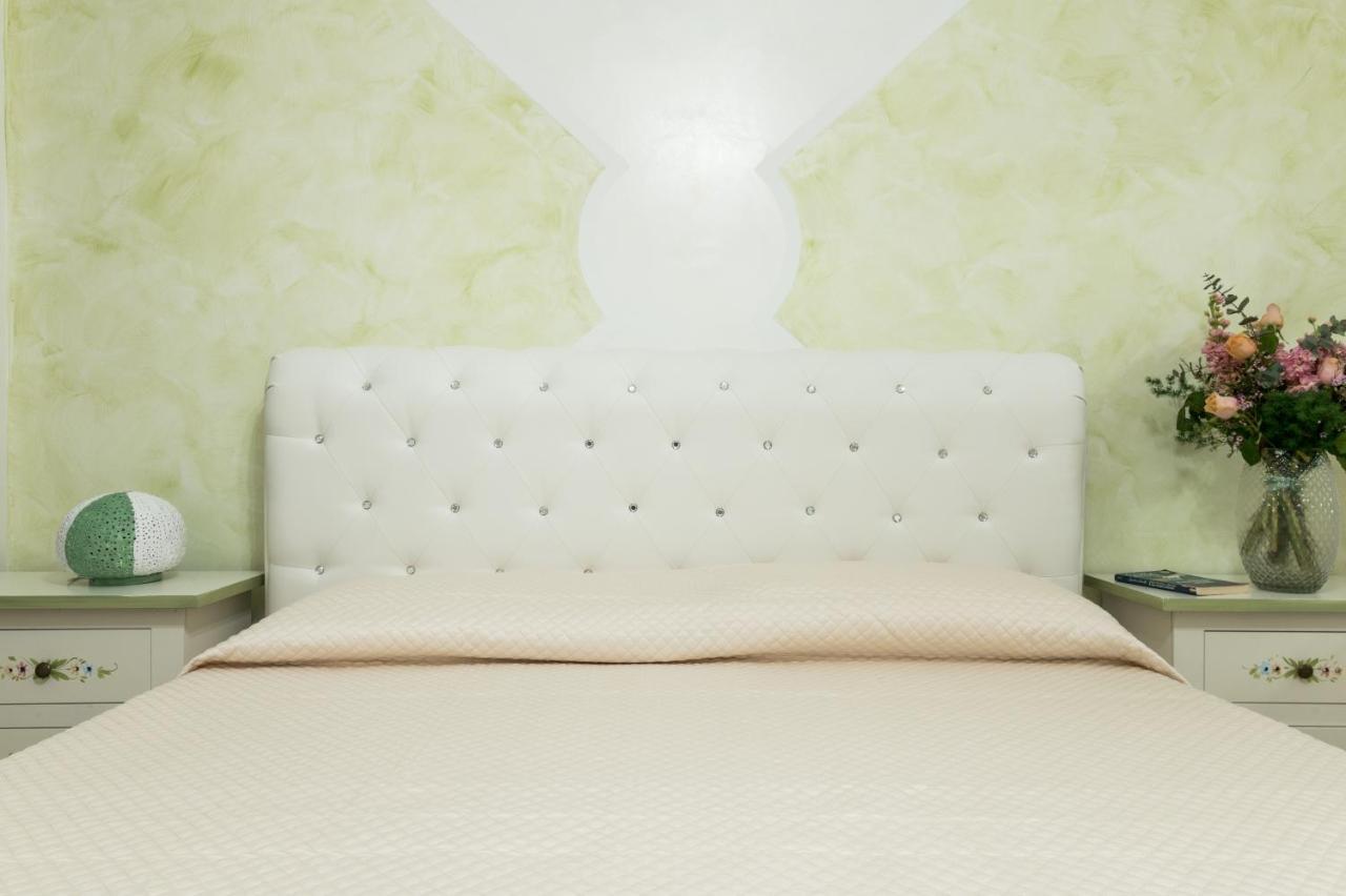 Appartamento Gardenia In Villa Mariella 오스투니 외부 사진
