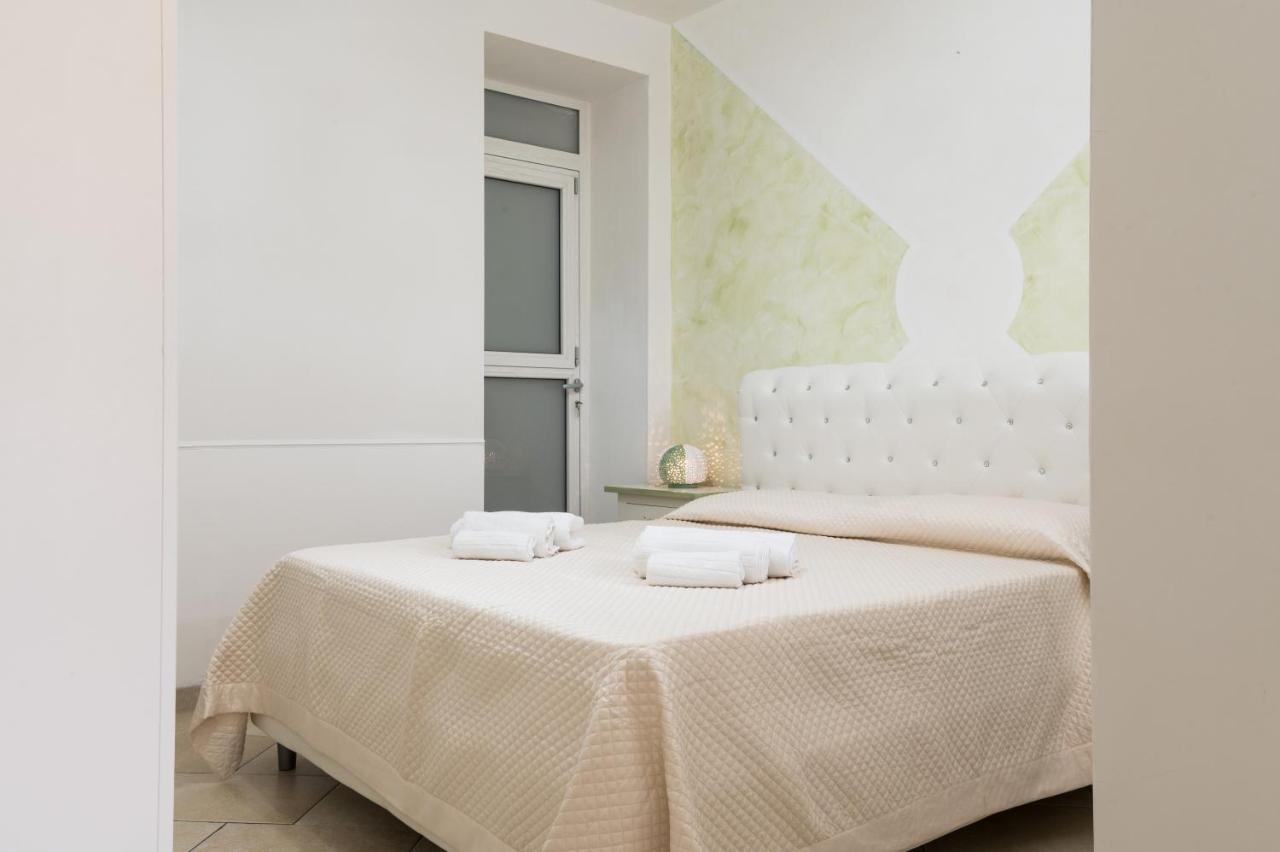 Appartamento Gardenia In Villa Mariella 오스투니 외부 사진